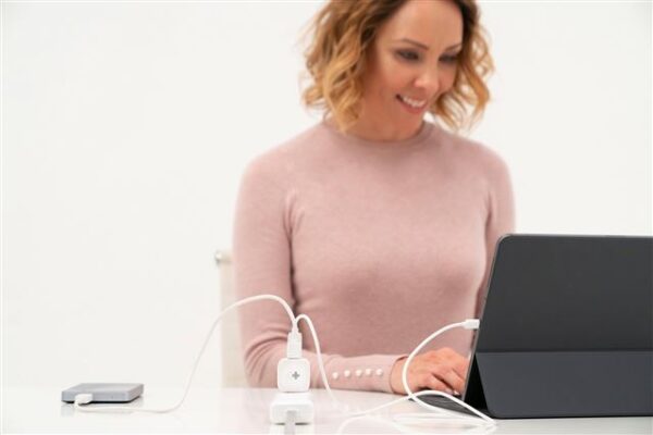 CON HD HyperCube USB HUB Backup za IOS/Android CON HD HyperCube USB HUB Backup za IOS/Android