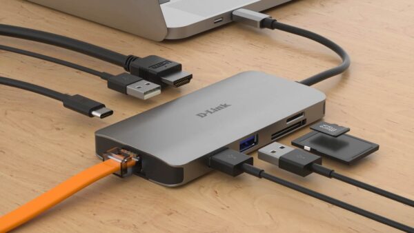 Hub Dlink 8u1 sa USB-C/HDMI/Ethernet/Card DUB-M810 Hub Dlink 8u1 sa USB-C/HDMI/Ethernet/Card DUB-M810